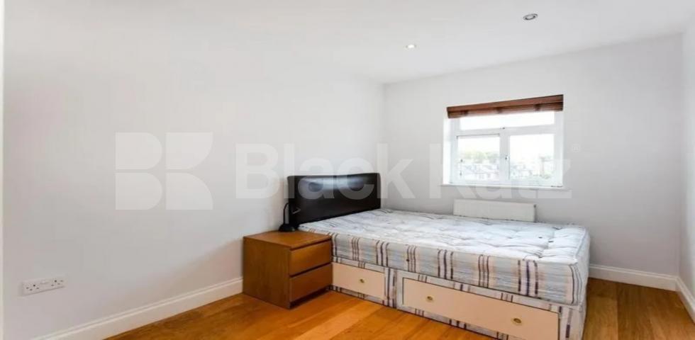 4 bedroom 2 bathroom inclusive of all bills excluding Council Tax Camden Road, Holloway